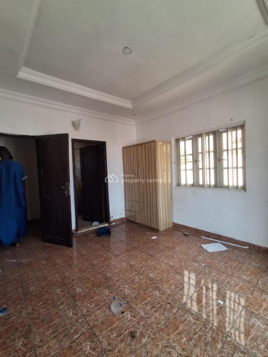 Clean and Very Spacious 3 Bedroom ( Upstairs), Badore, Ajah, Lagos, Flat / Apartment for Rent