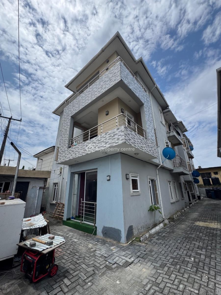 Well Maintained, Tastefully Finished Two (2) Bedroom Apartment, Behind Zenith Bank, Osapa, Lekki, Lagos, Flat / Apartment for Rent