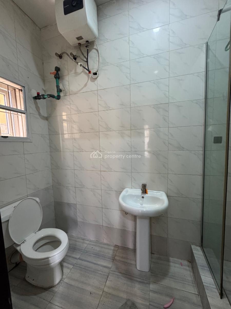 Well Maintained, Tastefully Finished Two (2) Bedroom Apartment, Behind Zenith Bank, Osapa, Lekki, Lagos, Flat / Apartment for Rent