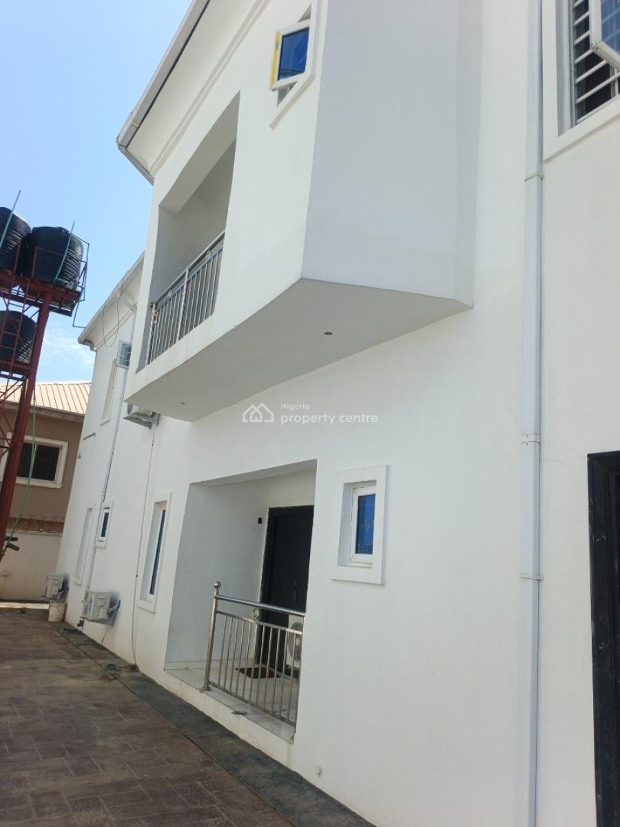 Luxury 3 Bedroom Flat Upstairs, Badore, Ajah, Lagos, Flat / Apartment for Rent