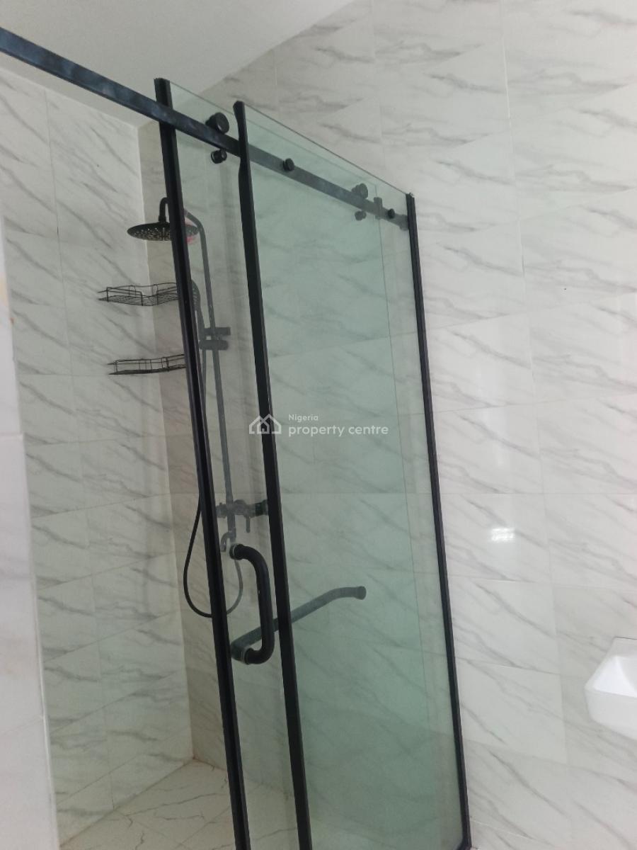 Luxury 3 Bedroom Flat Upstairs, Badore, Ajah, Lagos, Flat / Apartment for Rent
