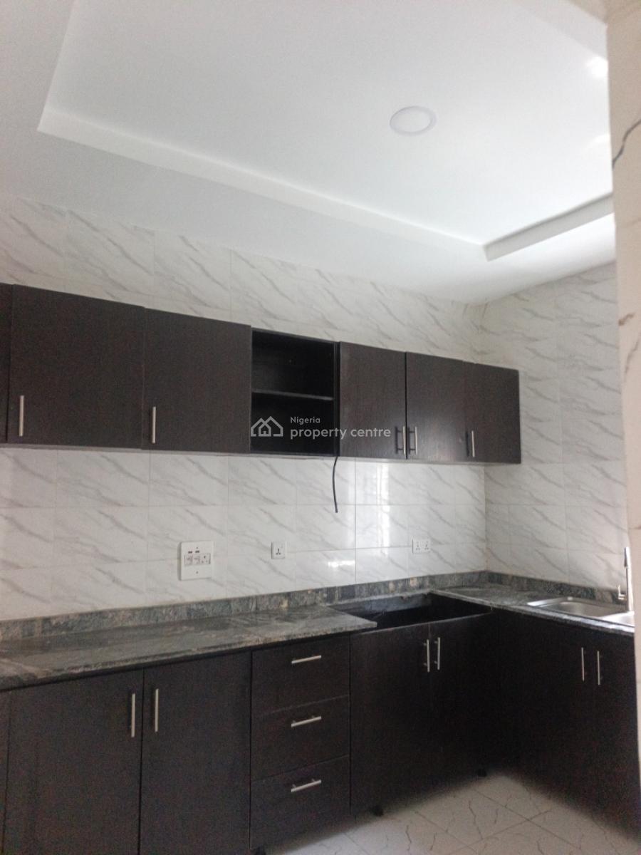 Luxury 3 Bedroom Flat Upstairs, Badore, Ajah, Lagos, Flat / Apartment for Rent
