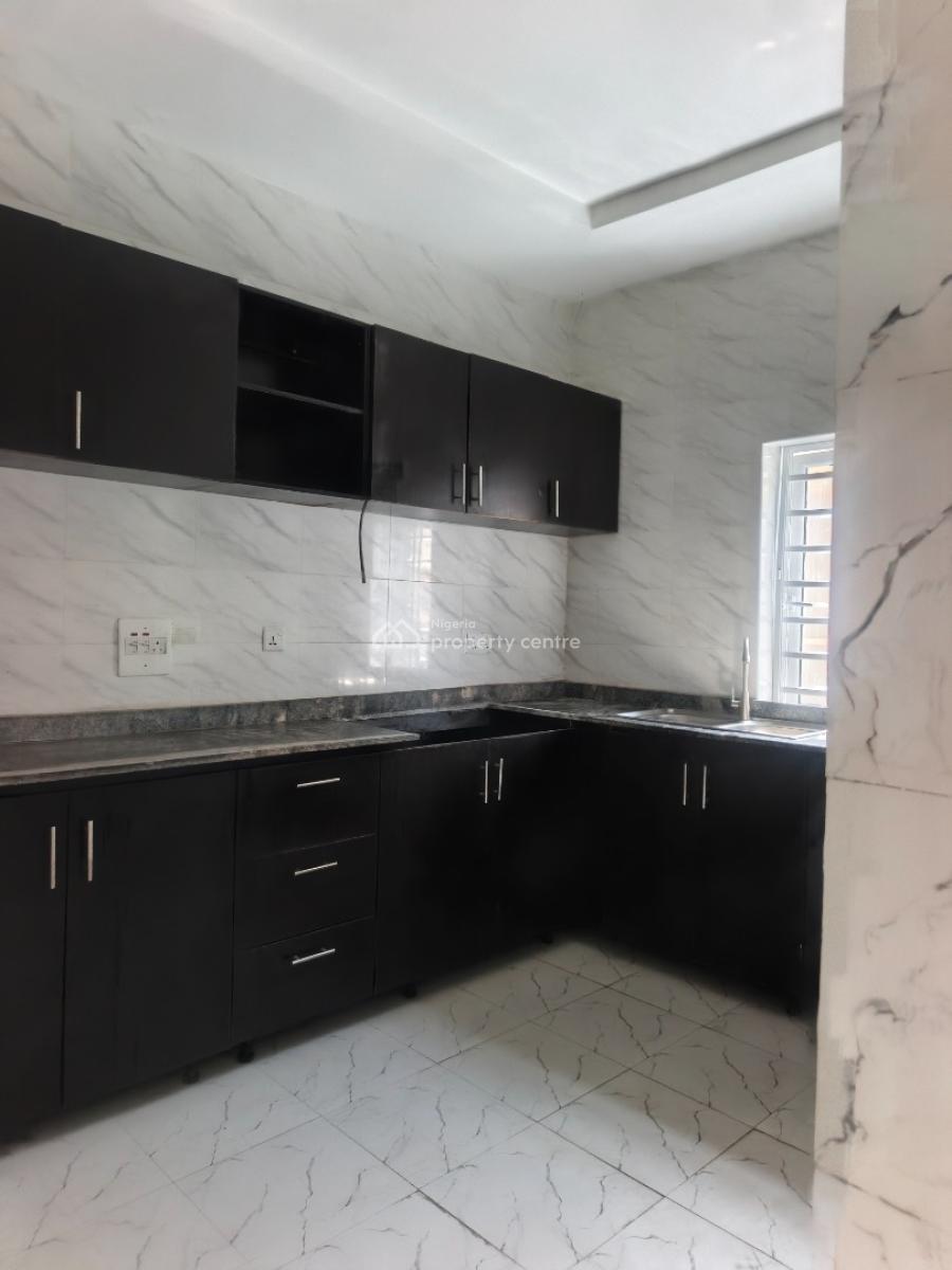 Luxury 3 Bedroom Flat Upstairs, Badore, Ajah, Lagos, Flat / Apartment for Rent