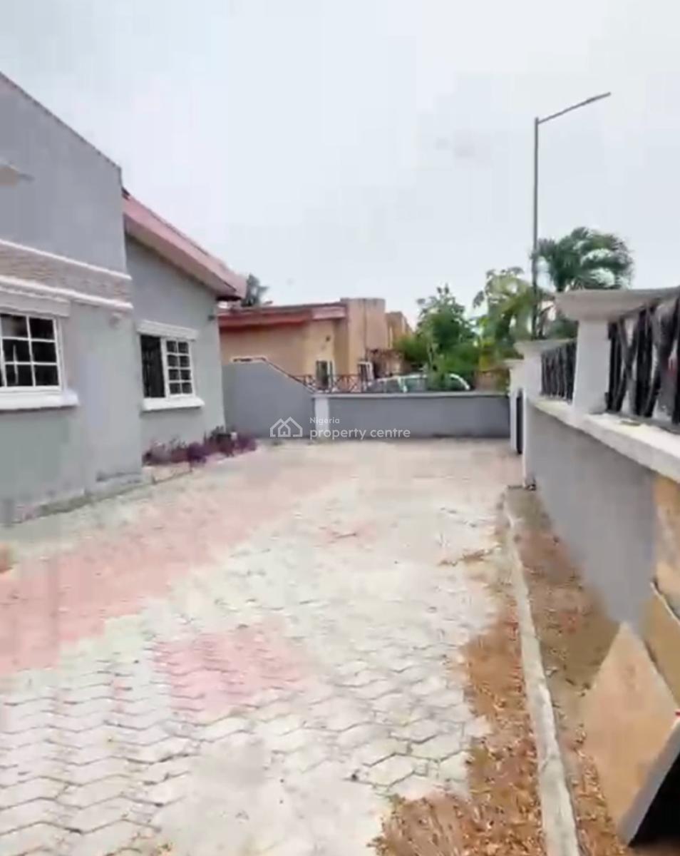 Distress 4 Bedrooms Detached Bungalow with Boyz Quarter, Mayfair Gardens Estate, Awoyaya, Ibeju Lekki, Lagos, Detached Bungalow for Sale