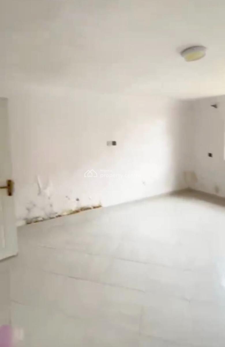 Distress 4 Bedrooms Detached Bungalow with Boyz Quarter, Mayfair Gardens Estate, Awoyaya, Ibeju Lekki, Lagos, Detached Bungalow for Sale