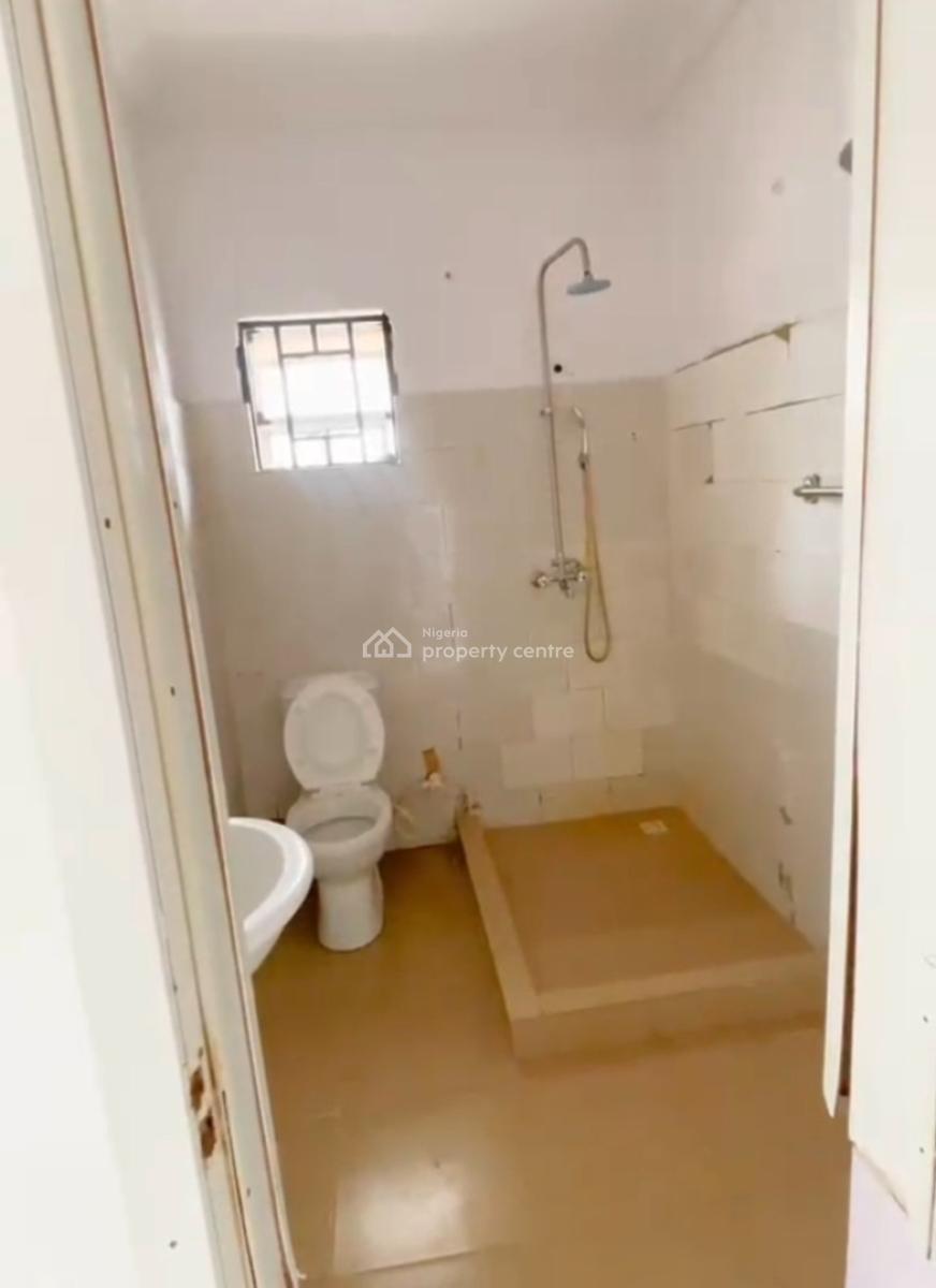Distress 4 Bedrooms Detached Bungalow with Boyz Quarter, Mayfair Gardens Estate, Awoyaya, Ibeju Lekki, Lagos, Detached Bungalow for Sale
