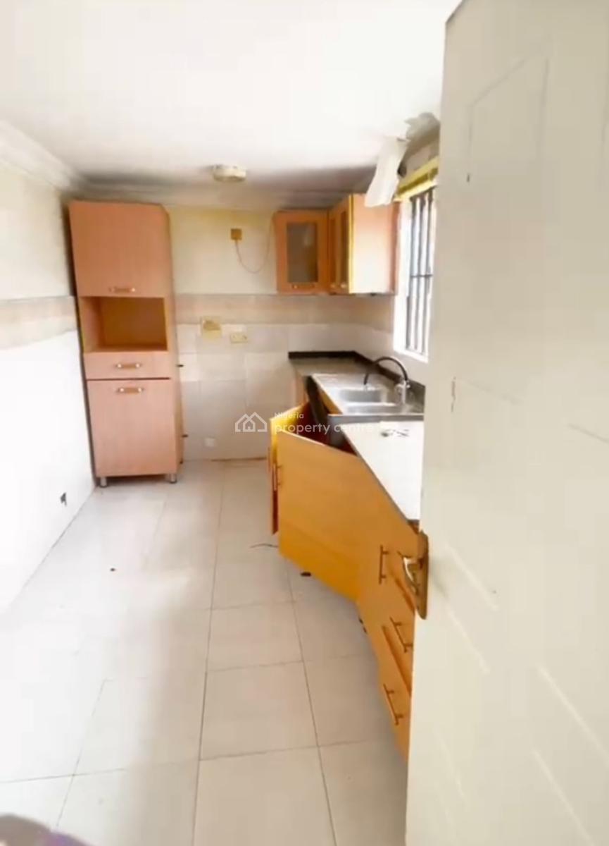 Distress 4 Bedrooms Detached Bungalow with Boyz Quarter, Mayfair Gardens Estate, Awoyaya, Ibeju Lekki, Lagos, Detached Bungalow for Sale