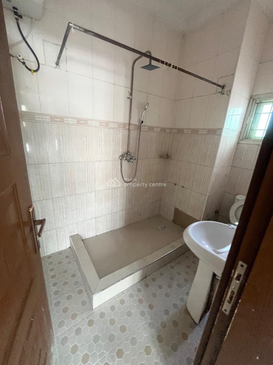 Massive 2 Bedroom Apartment on The Second Floor, Kusenla Road, Ikate Elegushi, Lekki, Lagos, Flat / Apartment for Rent