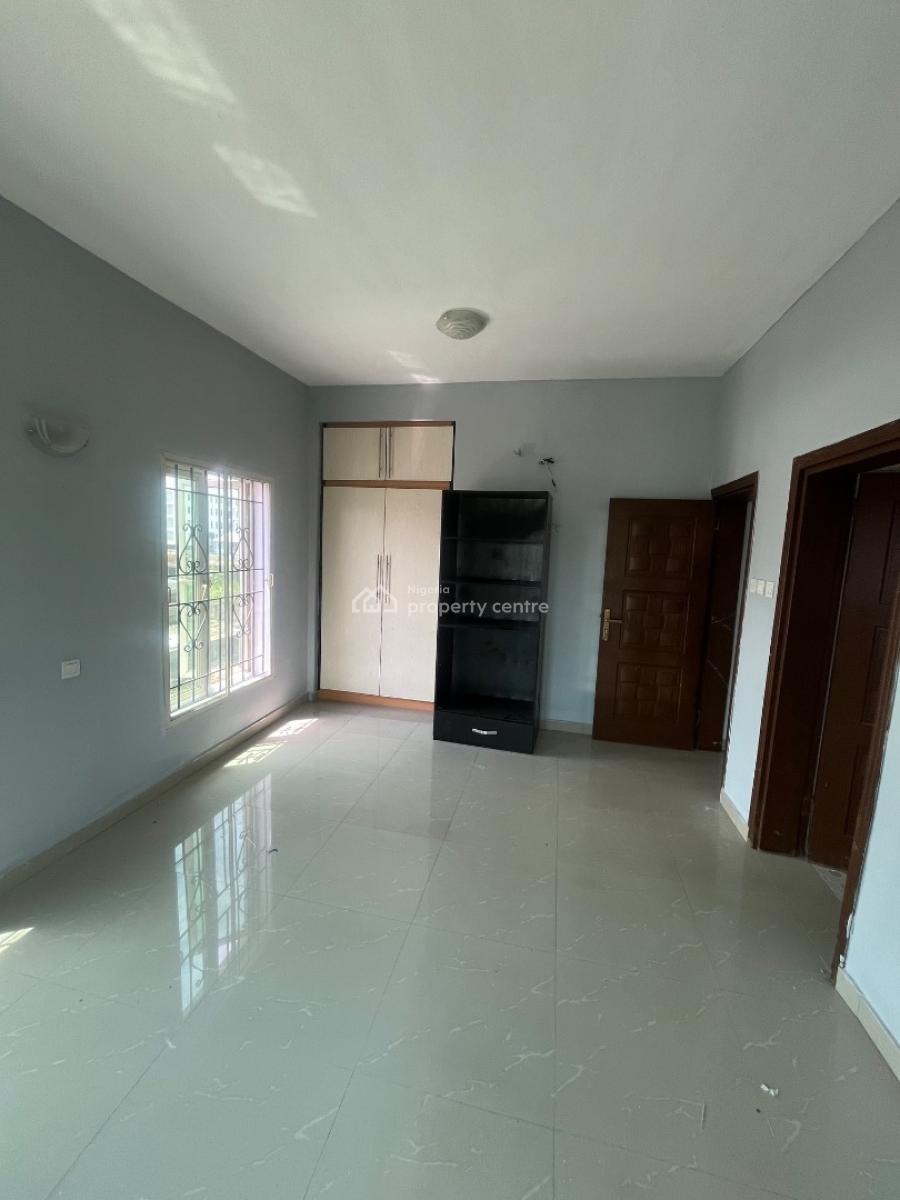 Massive 2 Bedroom Apartment on The Second Floor, Kusenla Road, Ikate Elegushi, Lekki, Lagos, Flat / Apartment for Rent