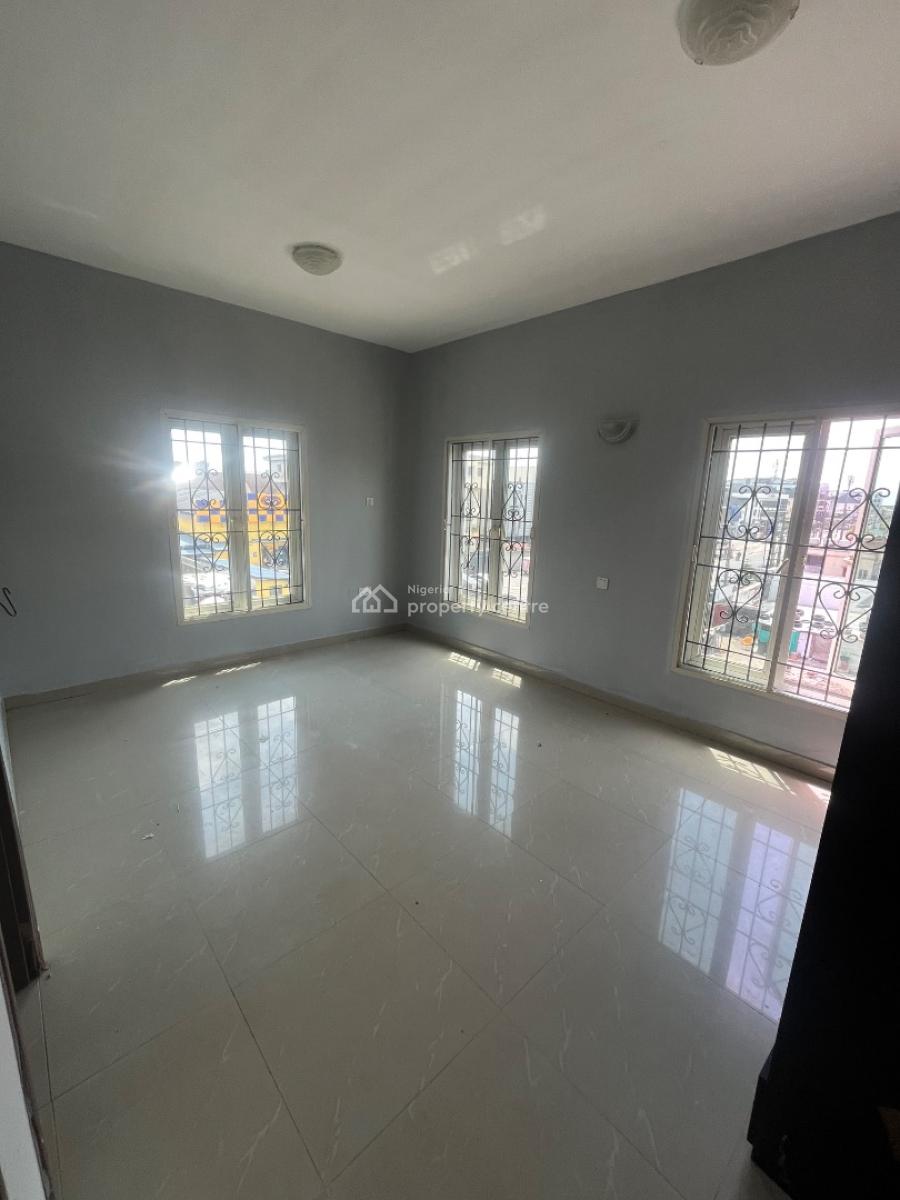 Massive 2 Bedroom Apartment on The Second Floor, Kusenla Road, Ikate Elegushi, Lekki, Lagos, Flat / Apartment for Rent