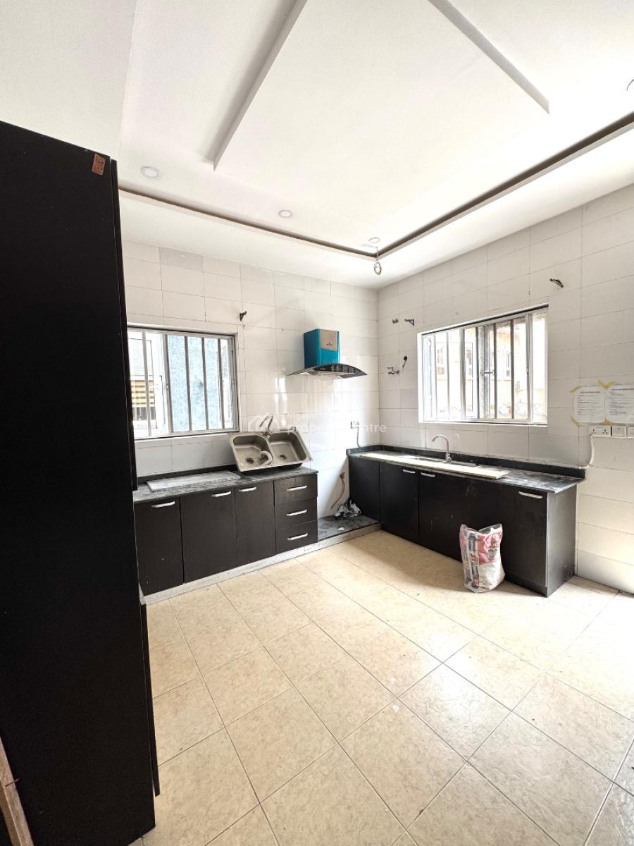 Well Maintained 4 Bedroom Terrace, Osapa, Lekki, Lagos, Terraced Duplex for Rent