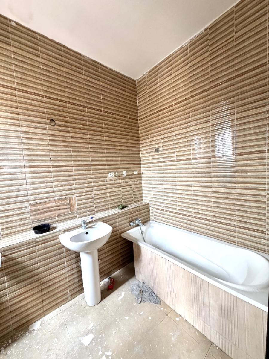 Well Maintained 4 Bedroom Terrace, Osapa, Lekki, Lagos, Terraced Duplex for Rent