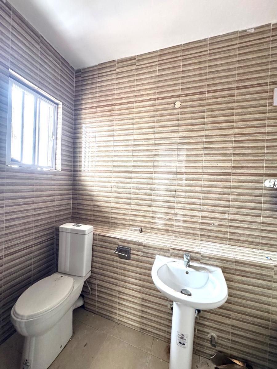 Well Maintained 4 Bedroom Terrace, Osapa, Lekki, Lagos, Terraced Duplex for Rent