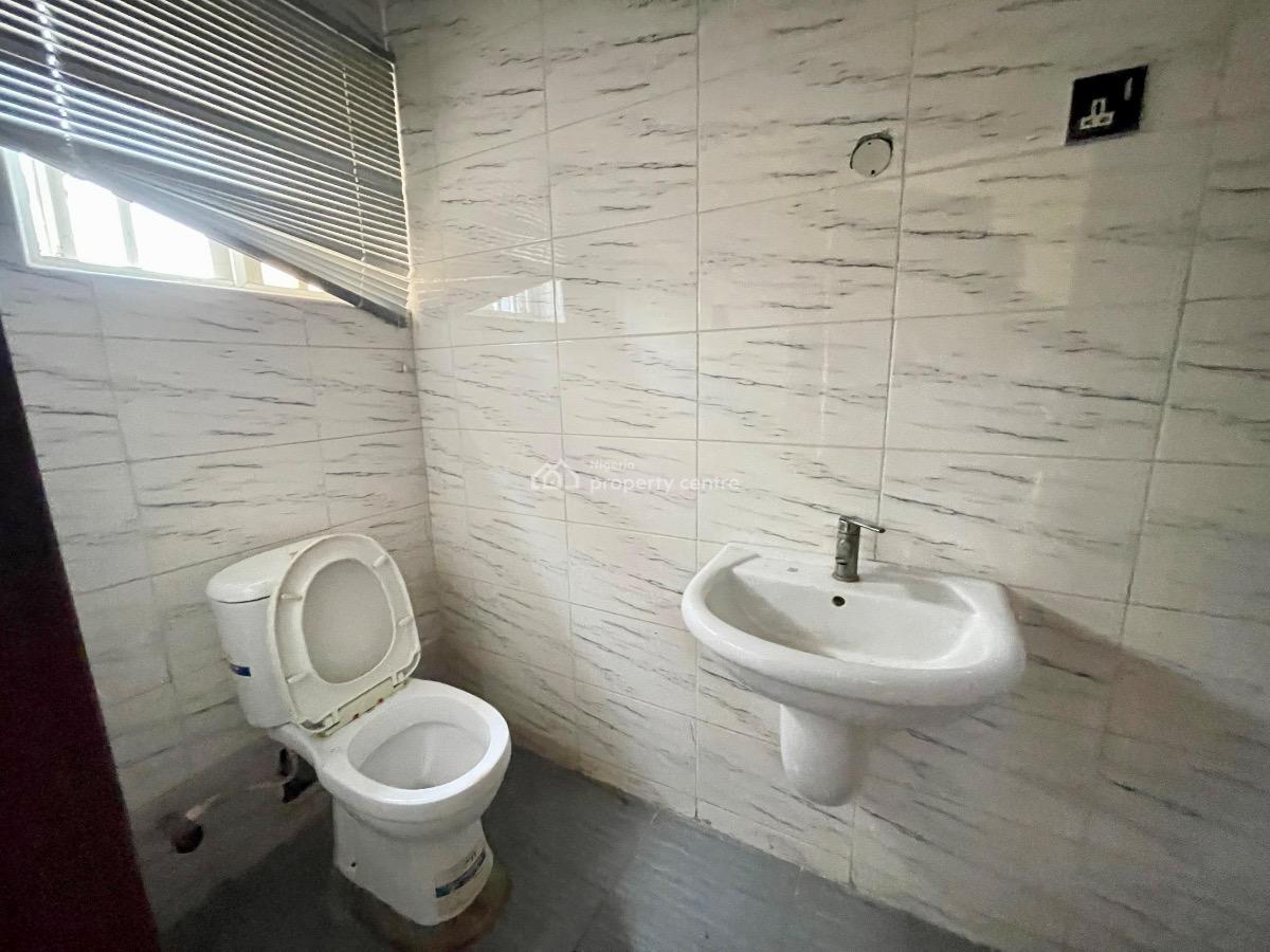 Spacious 5-bedroom Terrace Duplex Peninsula Garde, Peninsula Gardens, Sangotedo, Ajah, Lagos, Terraced Duplex for Rent