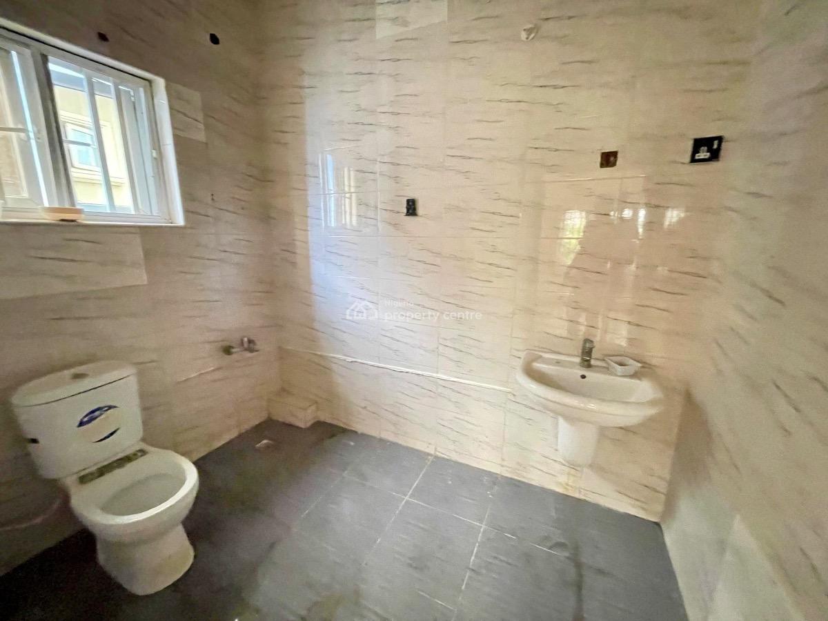 Spacious 5-bedroom Terrace Duplex Peninsula Garde, Peninsula Gardens, Sangotedo, Ajah, Lagos, Terraced Duplex for Rent