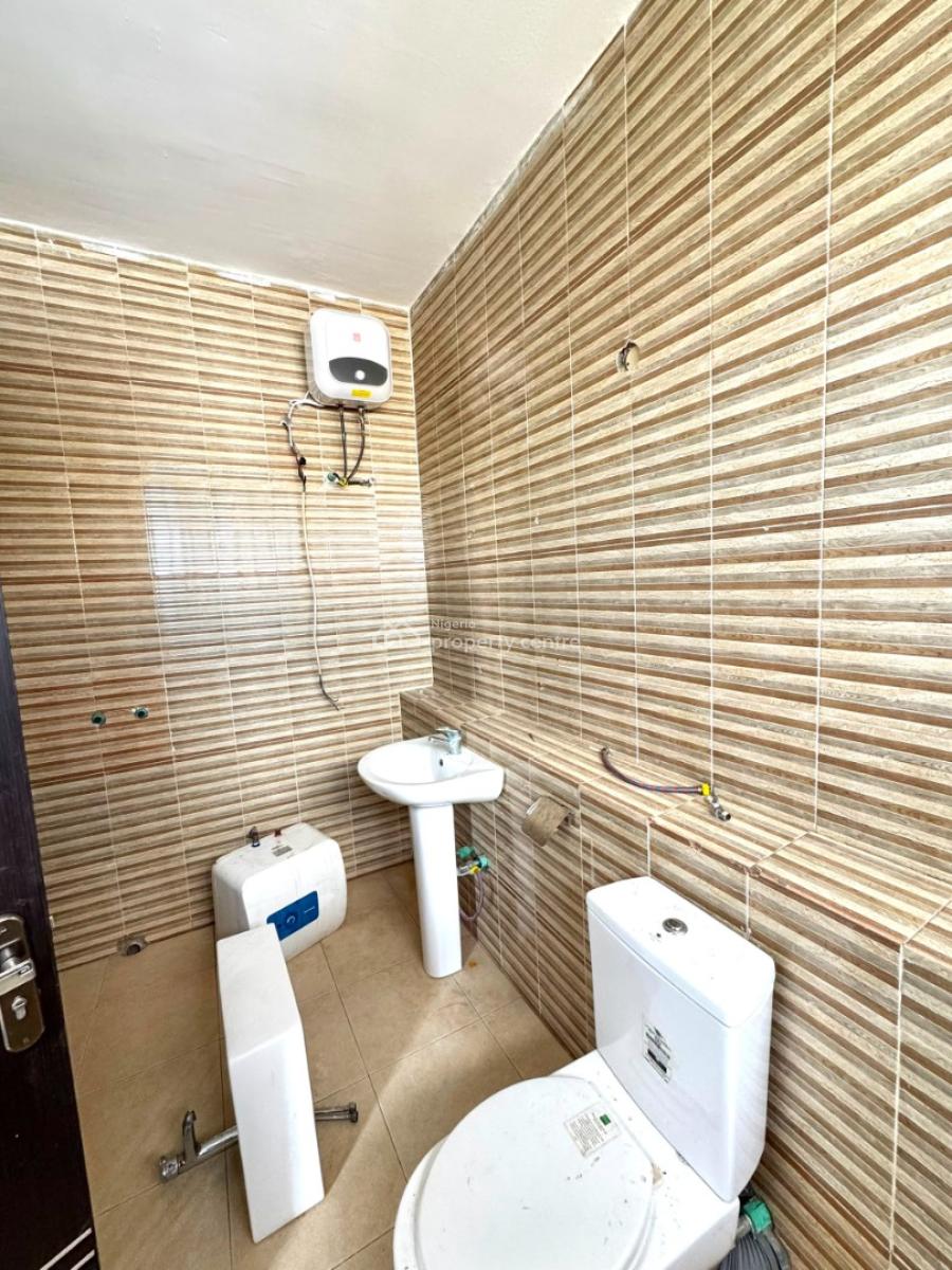 Well Maintained Spacious 4 Bedrooms Serviced 4 Bedrooms Duplex, in an Access Code Estate Along Victory Park Estate Road, Osapa, Lekki, Lagos, Semi-detached Duplex for Rent