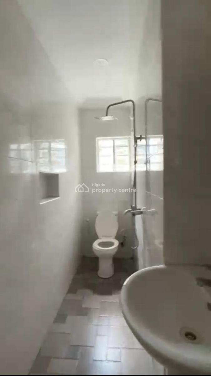 Lovely 2 Bedroom Flat, Bode Thomas, Surulere, Lagos, Flat / Apartment for Rent