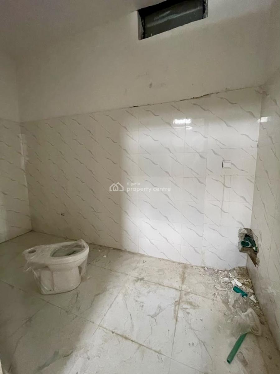 Road-facing 350sqm Commercial Space with Maximum Brand Exposure, Ajah, Lagos, Commercial Property for Rent