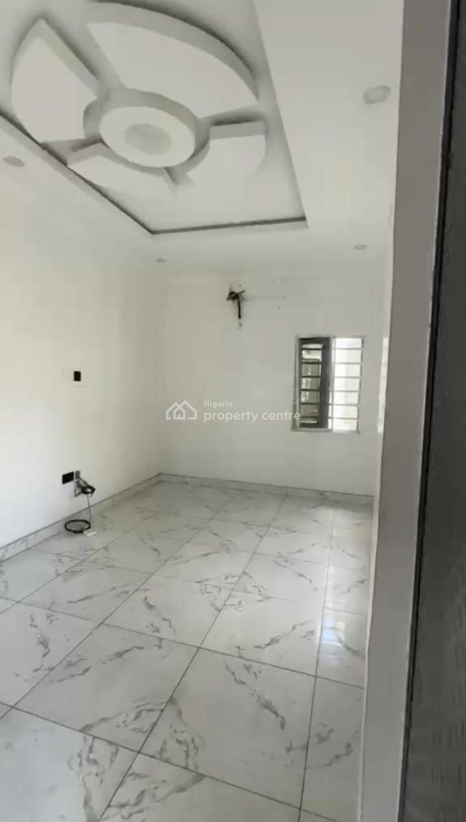 Lovely 2 Bedroom Flat, Bode Thomas, Surulere, Lagos, Flat / Apartment for Rent
