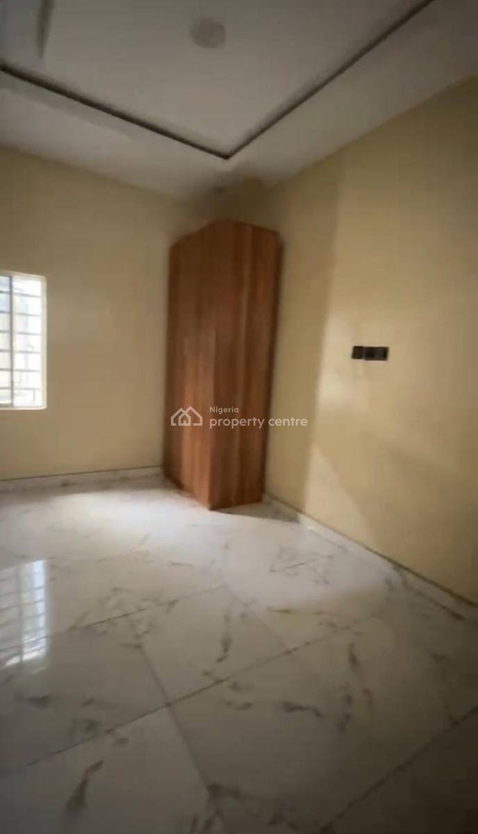Lovely 2 Bedroom Flat, Bode Thomas, Surulere, Lagos, Flat / Apartment for Rent