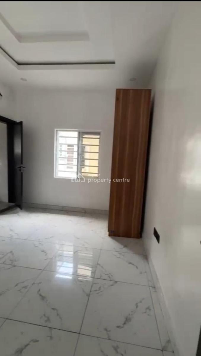 Lovely 2 Bedroom Flat, Bode Thomas, Surulere, Lagos, Flat / Apartment for Rent