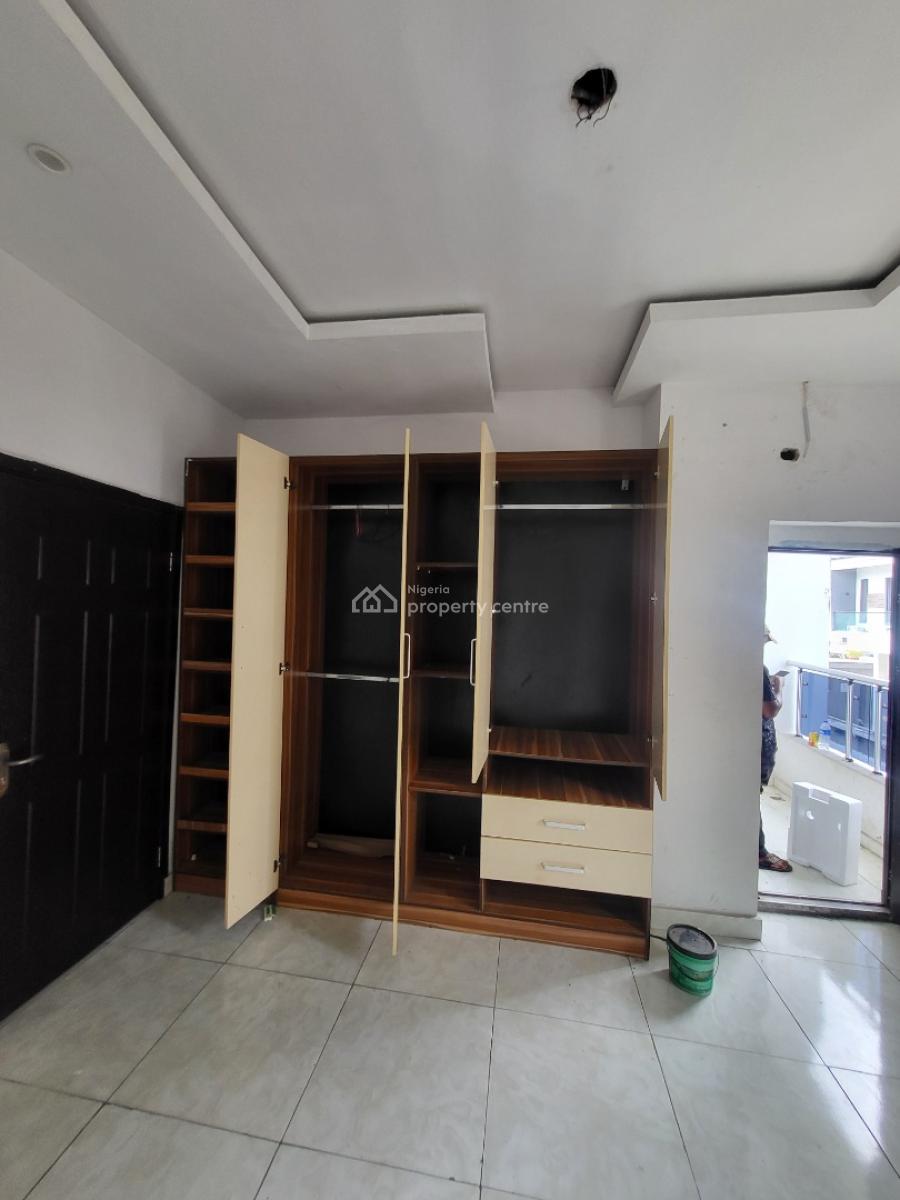 Master Bedroom on First Floor with Terrace Sit Out, G.r.a, Ikota, Lekki, Lagos, Flat / Apartment for Rent