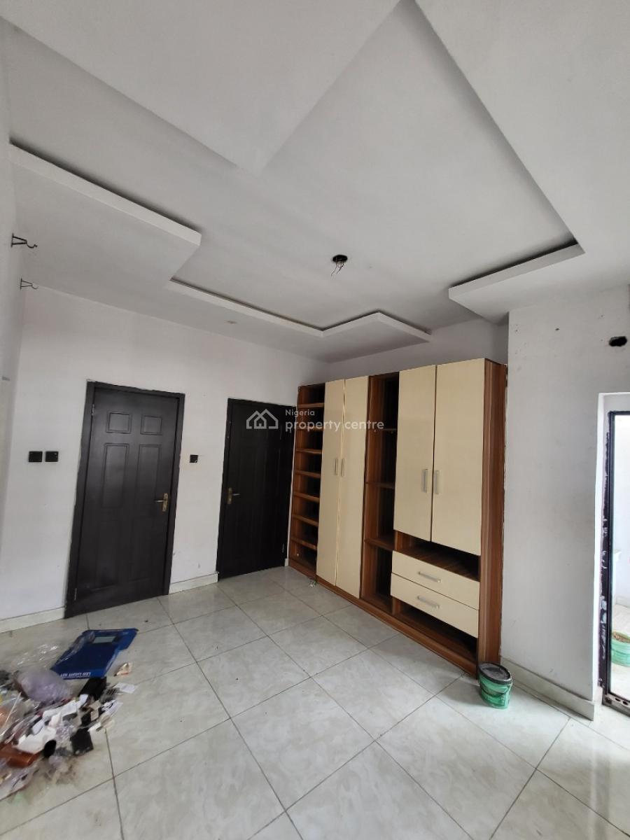 Master Bedroom on First Floor with Terrace Sit Out, G.r.a, Ikota, Lekki, Lagos, Flat / Apartment for Rent