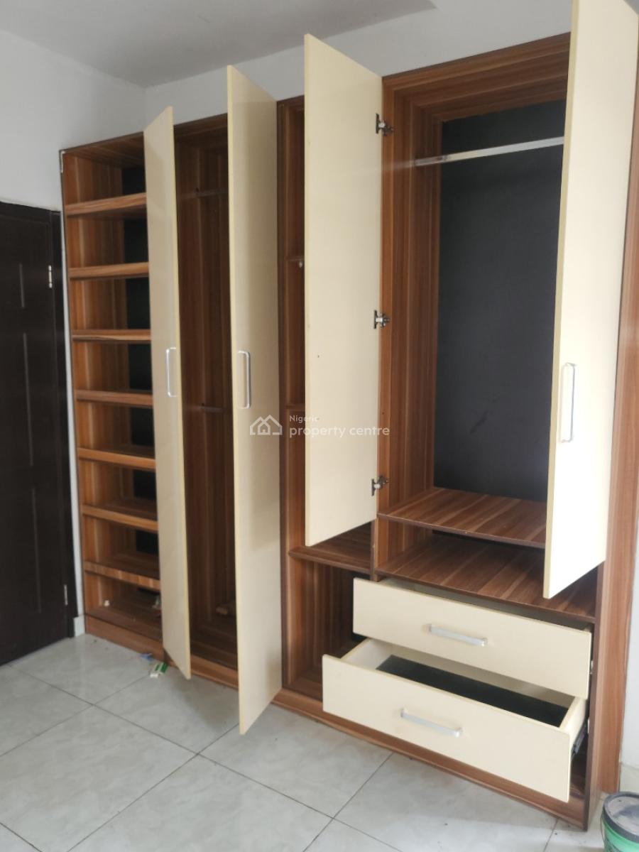 Master Bedroom on First Floor with Terrace Sit Out, G.r.a, Ikota, Lekki, Lagos, Flat / Apartment for Rent