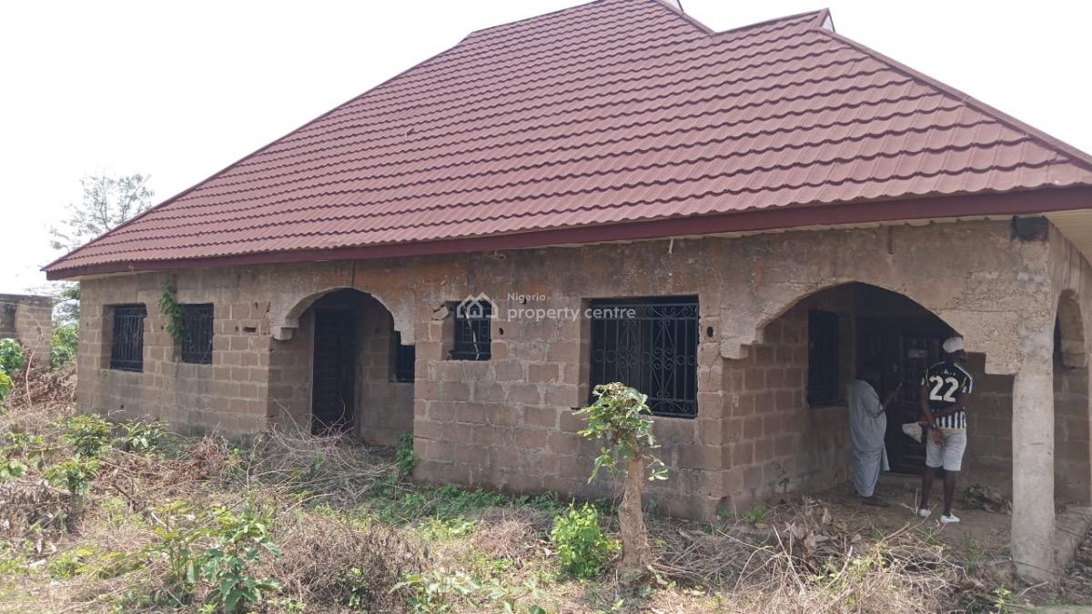 Uncompleted 4-bedrooms Fully Detached Bungalow, Eleshin Egbeda ,oluwo Ibadan, Oluwo, Egbeda, Oyo, Detached Bungalow for Sale