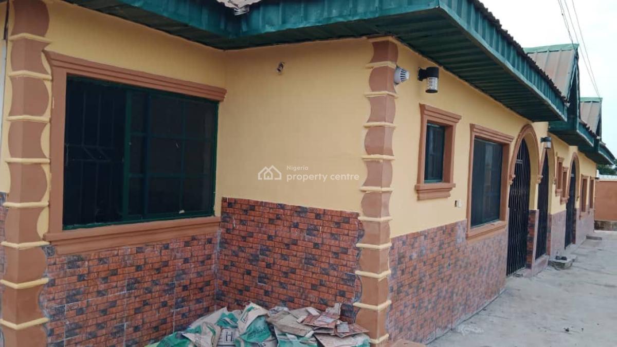 Twin Flat of 3 Bedroom Self Compound in a Serene House Environment, Olohunda Aba, Akobo Ibadan, Akobo, Ibadan, Oyo, Block of Flats for Sale
