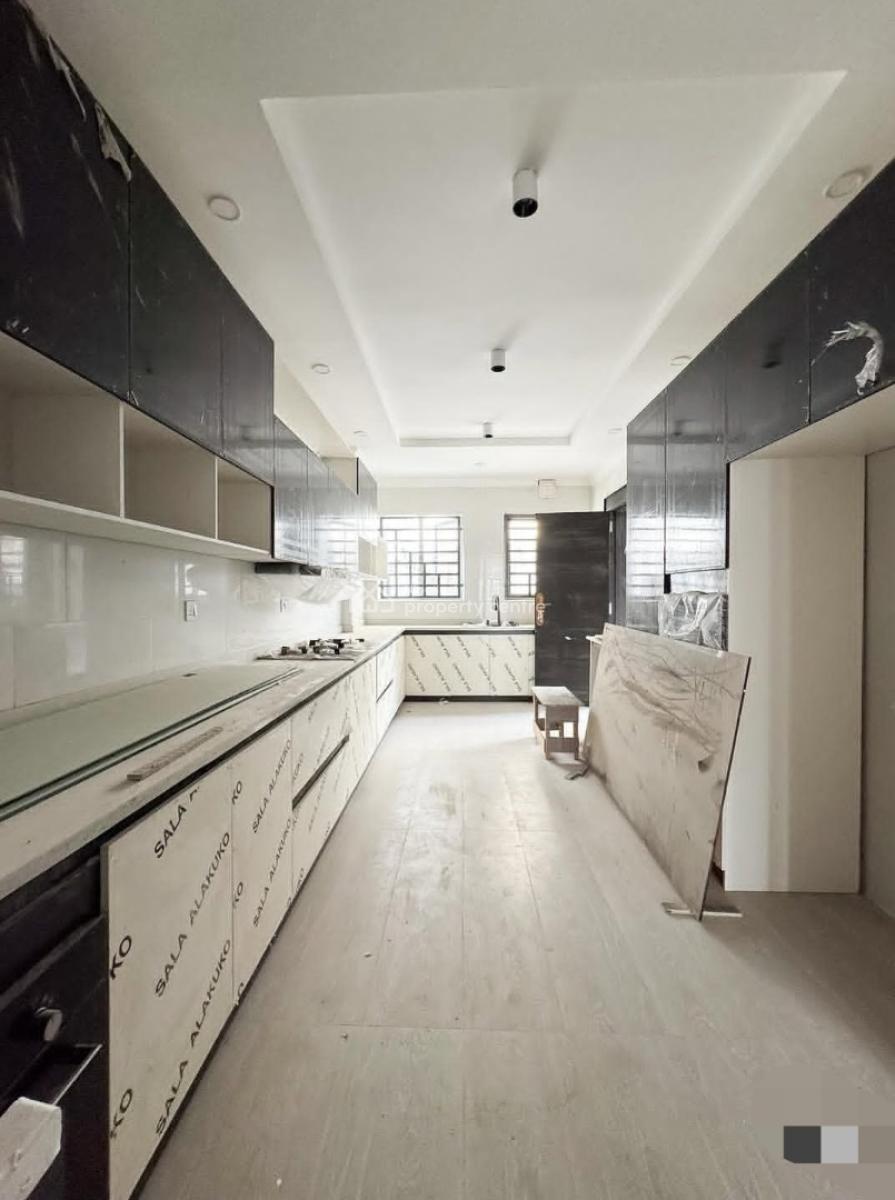 Luxury 4 Bedroom Apartment with Bq, Pool and Gym, Lekki Phase 1, Lekki, Lagos, Block of Flats for Sale