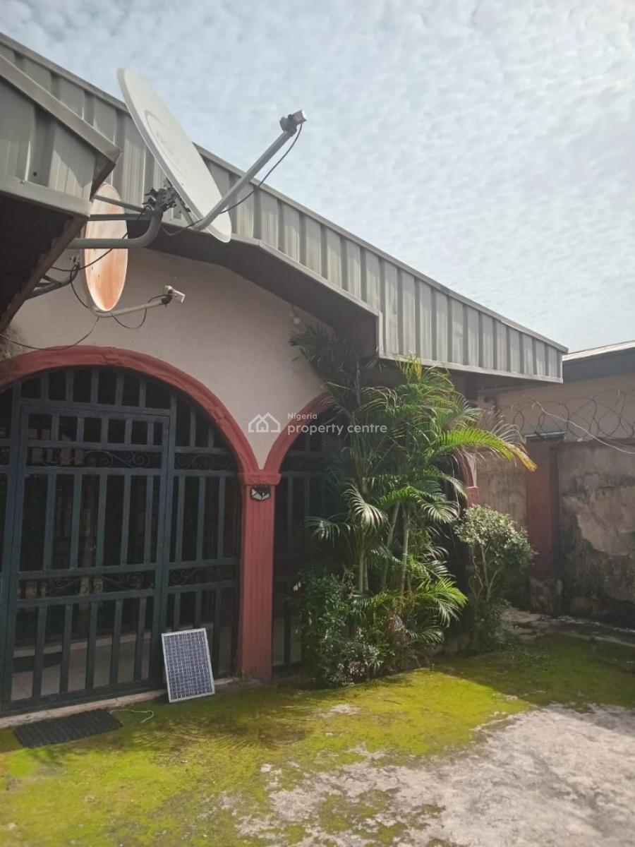 Four (4) Bedrooms Bungalow  with C of O, Before The Redeemed School Off Irhirhi Off Airport Road,, Benin, Oredo, Edo, Detached Bungalow for Sale
