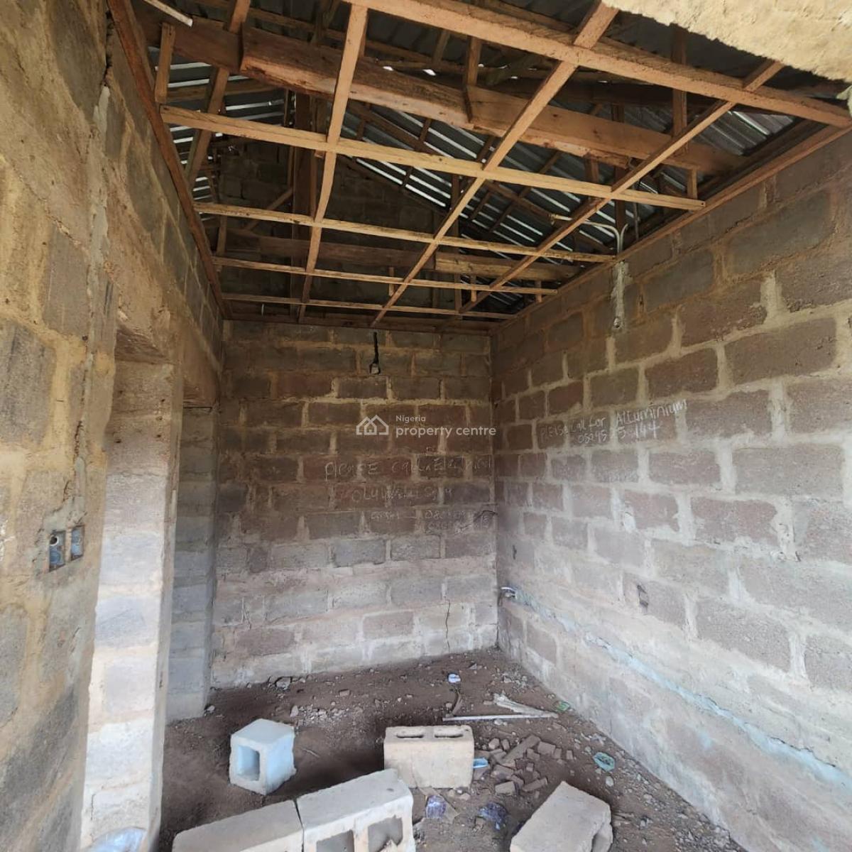 2 Flat 2 Bedroom with 1 Bedroom, Adetokun, Ologuneru, Ibadan, Oyo, Block of Flats for Sale