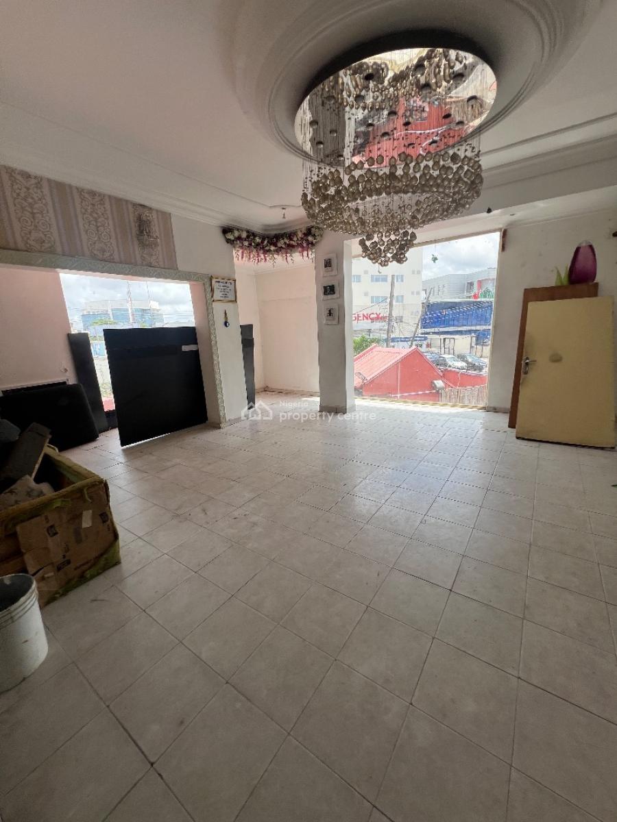 Bigger Shop Space Good for Phone Accessories Etc, Lekki Phase 1, Lekki, Lagos, Shop for Rent