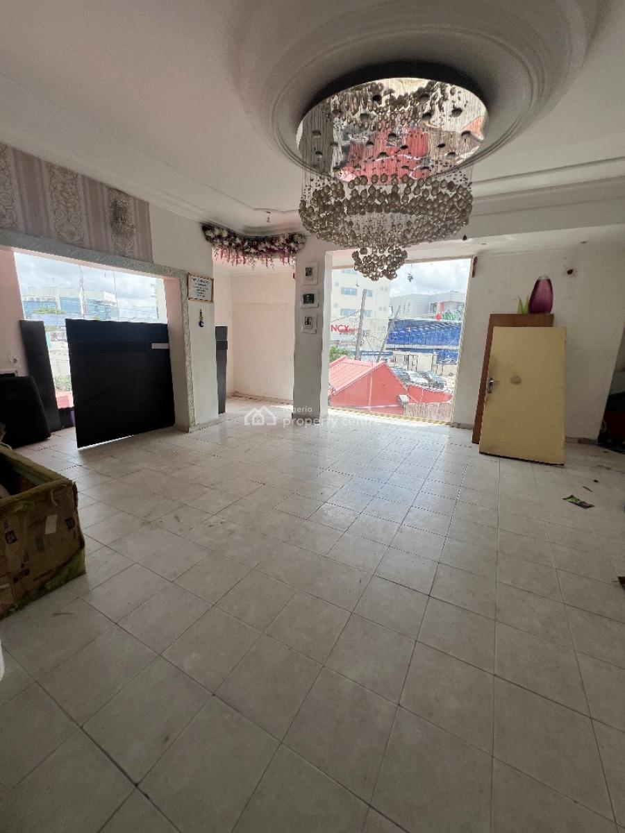 Bigger Shop Space Good for Phone Accessories Etc, Lekki Phase 1, Lekki, Lagos, Shop for Rent