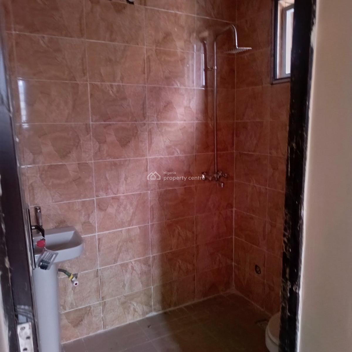 Luxurious 5 Bedrooms By The Express, Hill Top Estate at Jedo Estate Junction, Lugbe District, Abuja, Detached Duplex for Rent