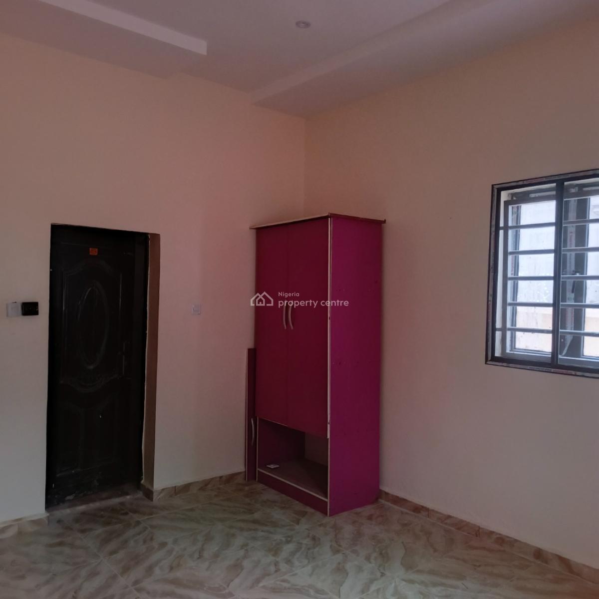 Luxurious 5 Bedrooms By The Express, Hill Top Estate at Jedo Estate Junction, Lugbe District, Abuja, Detached Duplex for Rent
