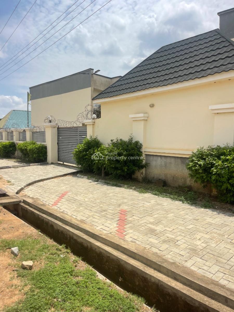 17-units of Three Bedroom Terrace Duplex with Boys Quarter, Behind Amac Market Lugbe, Lugbe District, Abuja, Detached Duplex for Sale
