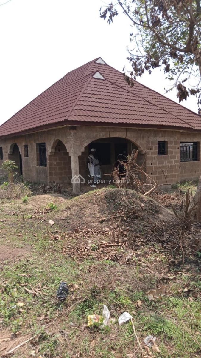 Uncompleted 4-bedrooms Fully Detached Bungalow, Egbeda Area Ibadan, Ibadan, Oyo, Detached Bungalow for Sale