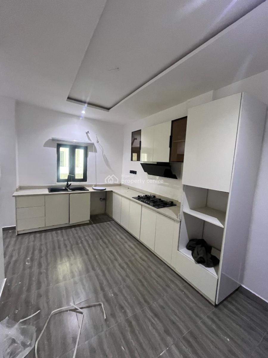 Spacious 2 Bedroom Apartment on The First Floor, Off Freedom Way, Lekki Phase 1, Lekki, Lagos, Flat / Apartment for Rent