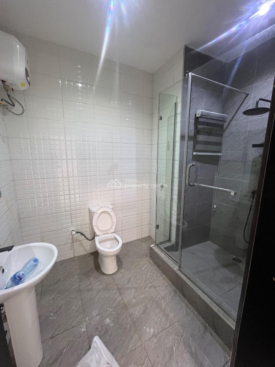 Spacious 2 Bedroom Apartment on The First Floor, Off Freedom Way, Lekki Phase 1, Lekki, Lagos, Flat / Apartment for Rent