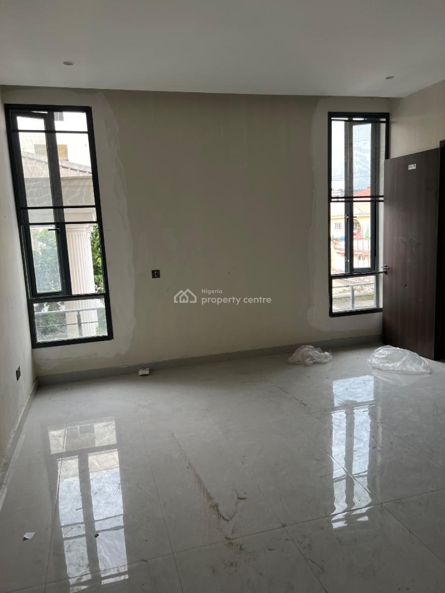 Luxury 2 Bedroom, Off Chief Collings, Lekki Phase 1, Lekki, Lagos, Block of Flats for Sale
