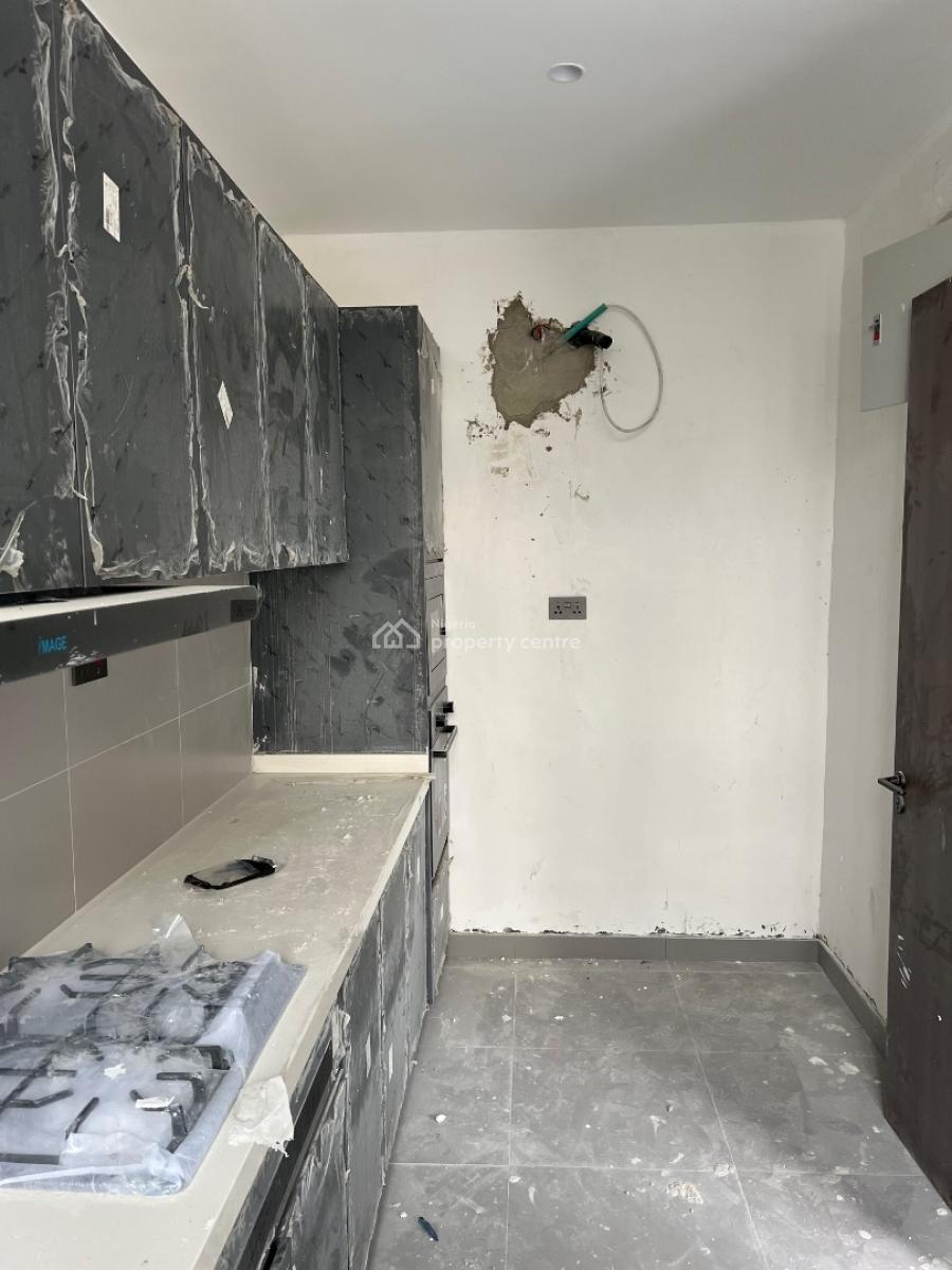 Luxury 2 Bedroom, Off Chief Collings, Lekki Phase 1, Lekki, Lagos, Block of Flats for Sale