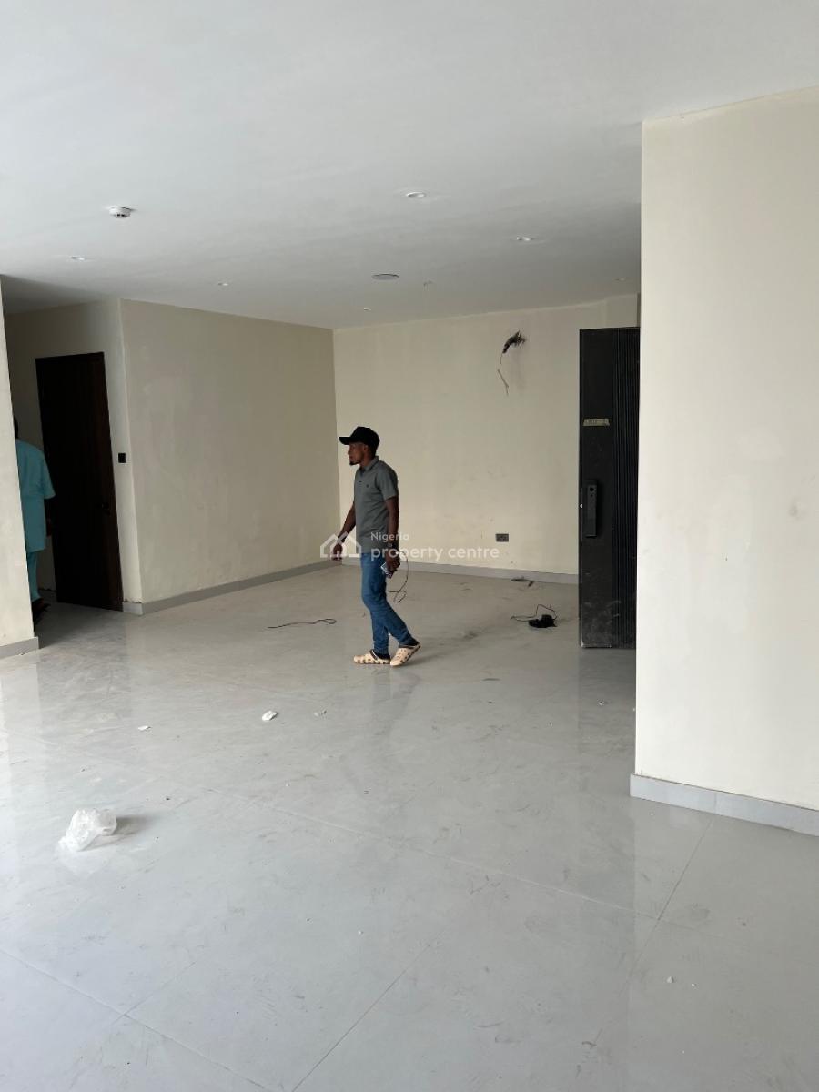 Luxury 2 Bedroom, Off Chief Collings, Lekki Phase 1, Lekki, Lagos, Block of Flats for Sale