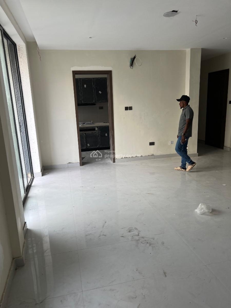 Luxury 2 Bedroom, Off Chief Collings, Lekki Phase 1, Lekki, Lagos, Block of Flats for Sale