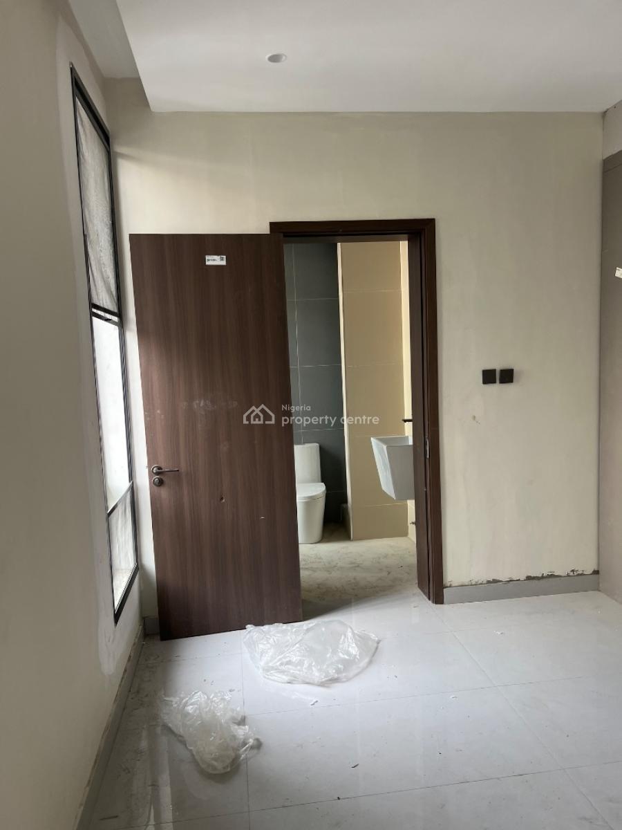 Luxury 2 Bedroom, Off Chief Collings, Lekki Phase 1, Lekki, Lagos, Block of Flats for Sale