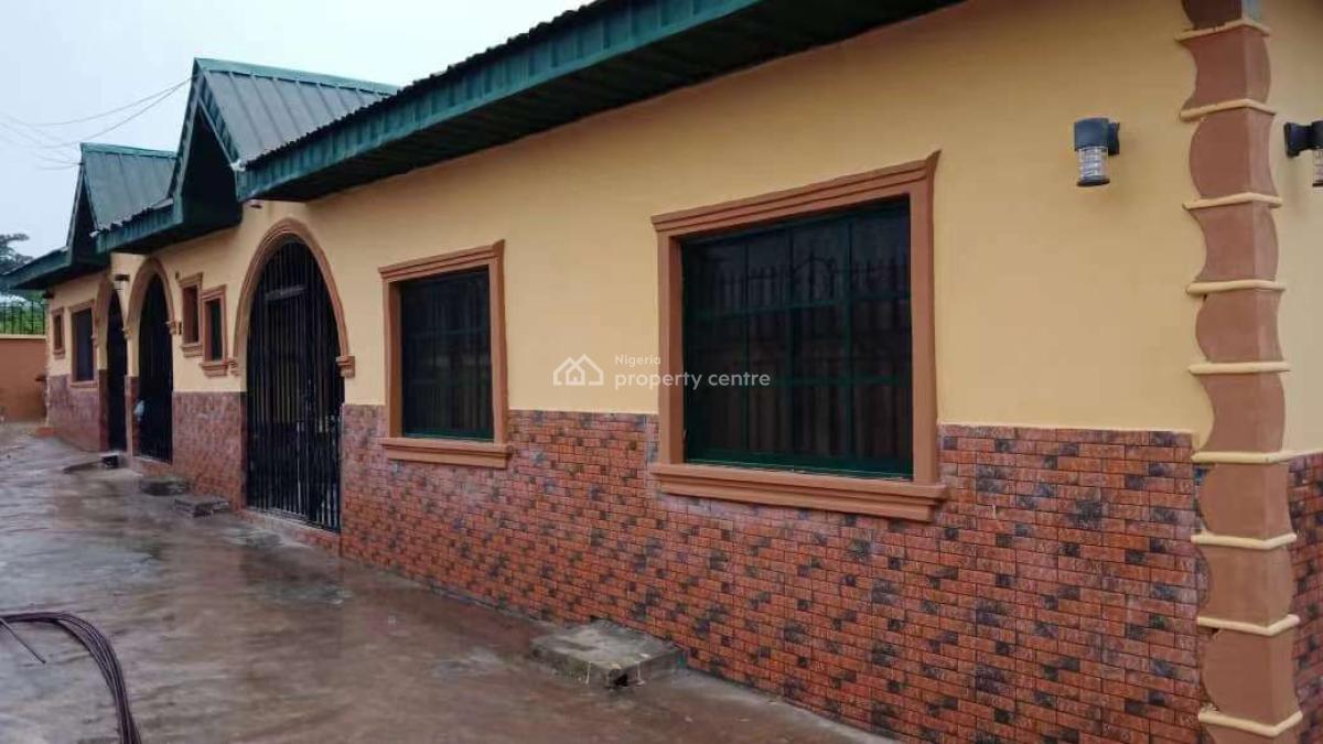 3 Bedroom Twin Flat, Olorunda Aba, Akobo, Ibadan, Oyo, Detached Bungalow for Sale