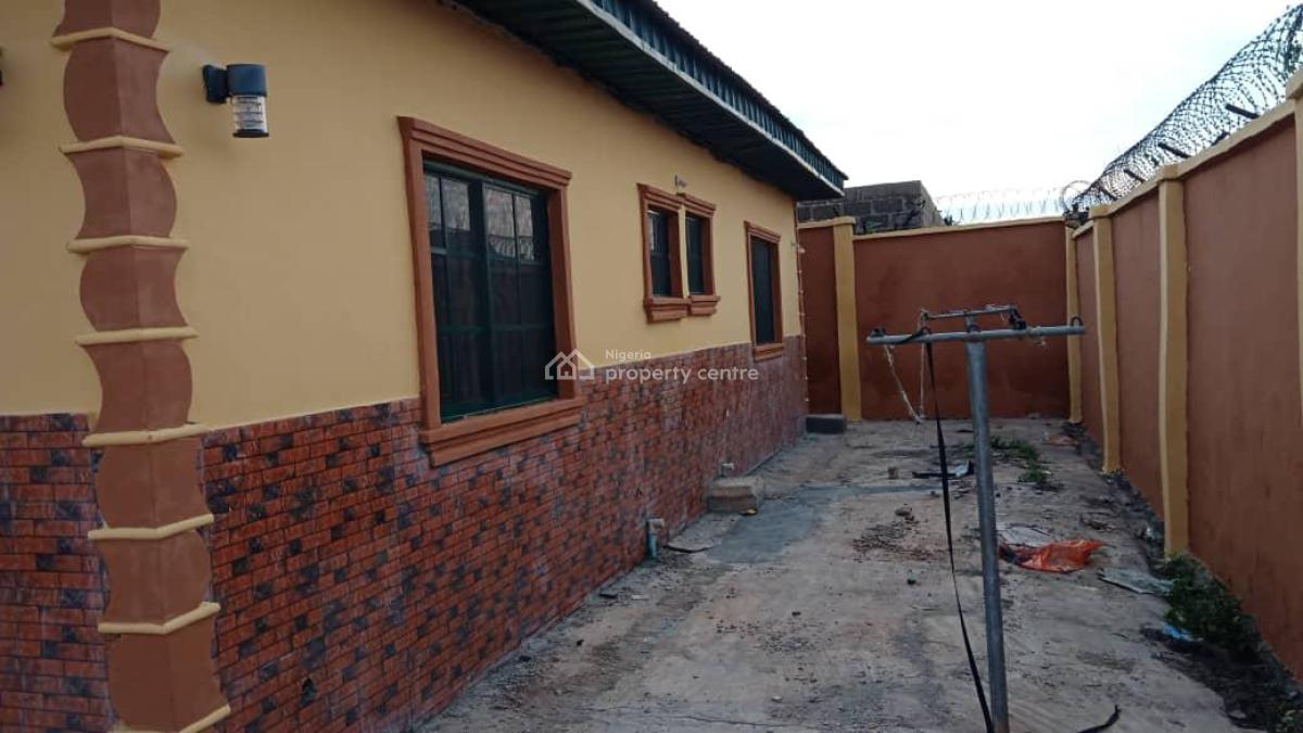 3 Bedroom Twin Flat, Olorunda Aba, Akobo, Ibadan, Oyo, Detached Bungalow for Sale