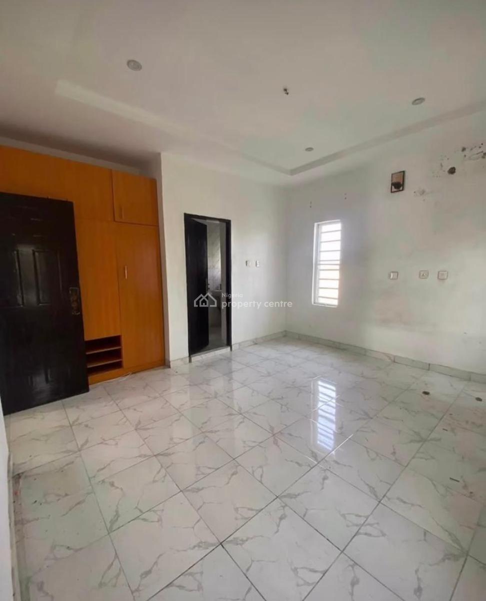 a 2 Bedroom Apartment - Upstairs, Silver Point Estate, Ajah, Lagos, Flat / Apartment for Rent