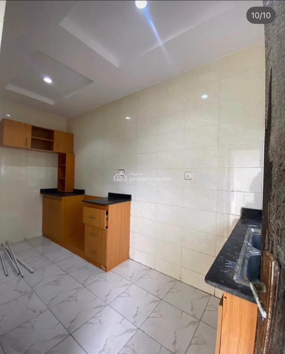 a 2 Bedroom Apartment - Upstairs, Silver Point Estate, Ajah, Lagos, Flat / Apartment for Rent